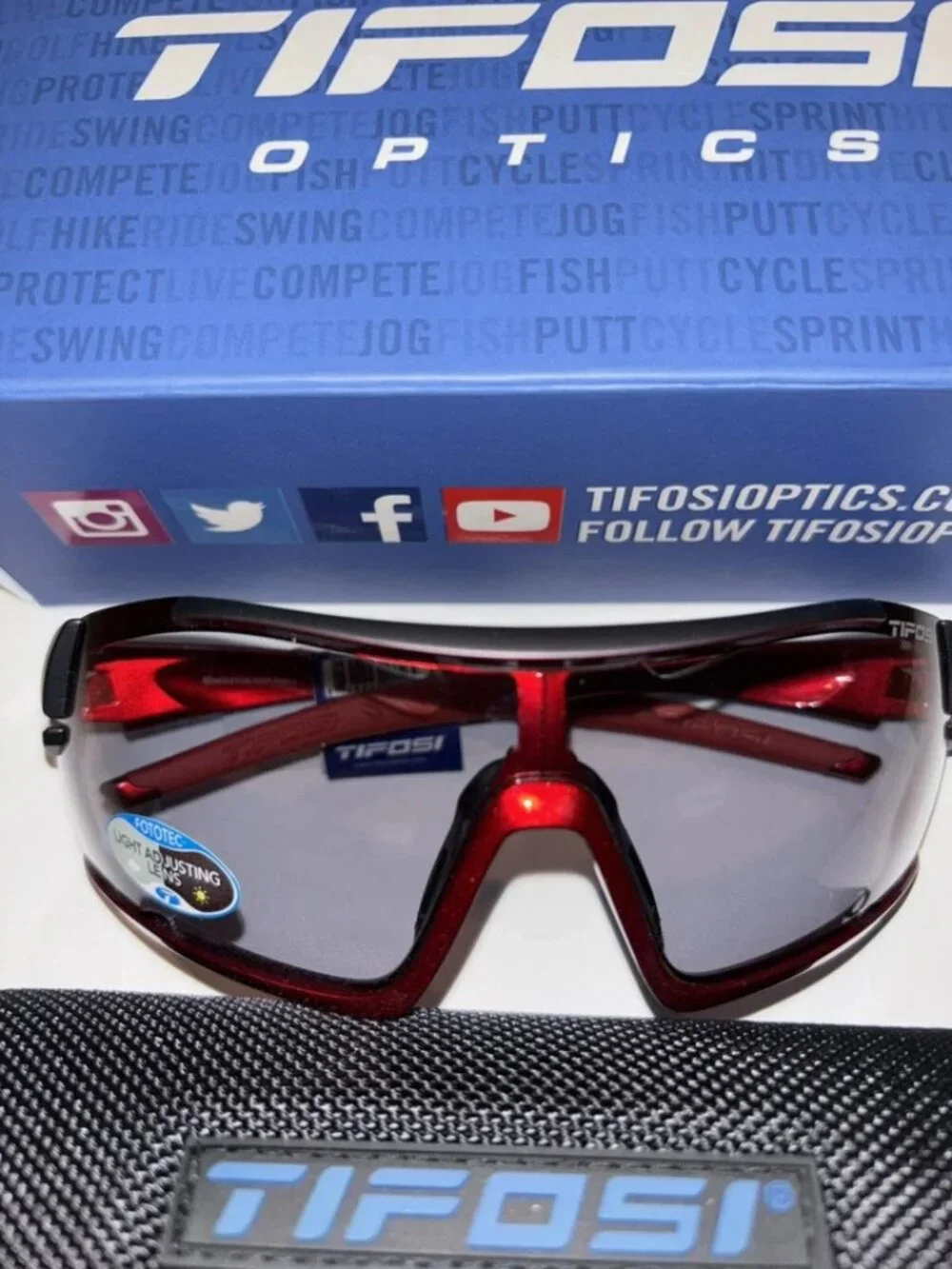 NWT, Tifosi Optics, Davos Sunglasses, Red Frame, with case